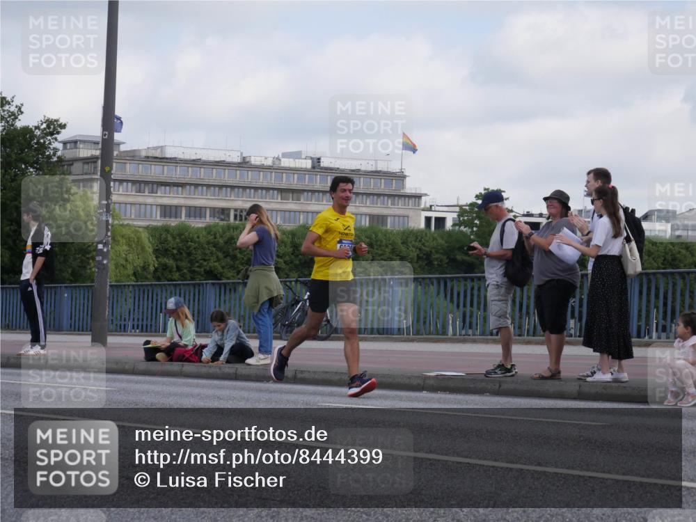 29.06.2025 - hella hamburg halbmarathon Luisa Fischer http://msf.ph/oto/8444399 29.06.2025 09:45:39 Kennedybrücke 2075, 6090 meine-sportfotos.de