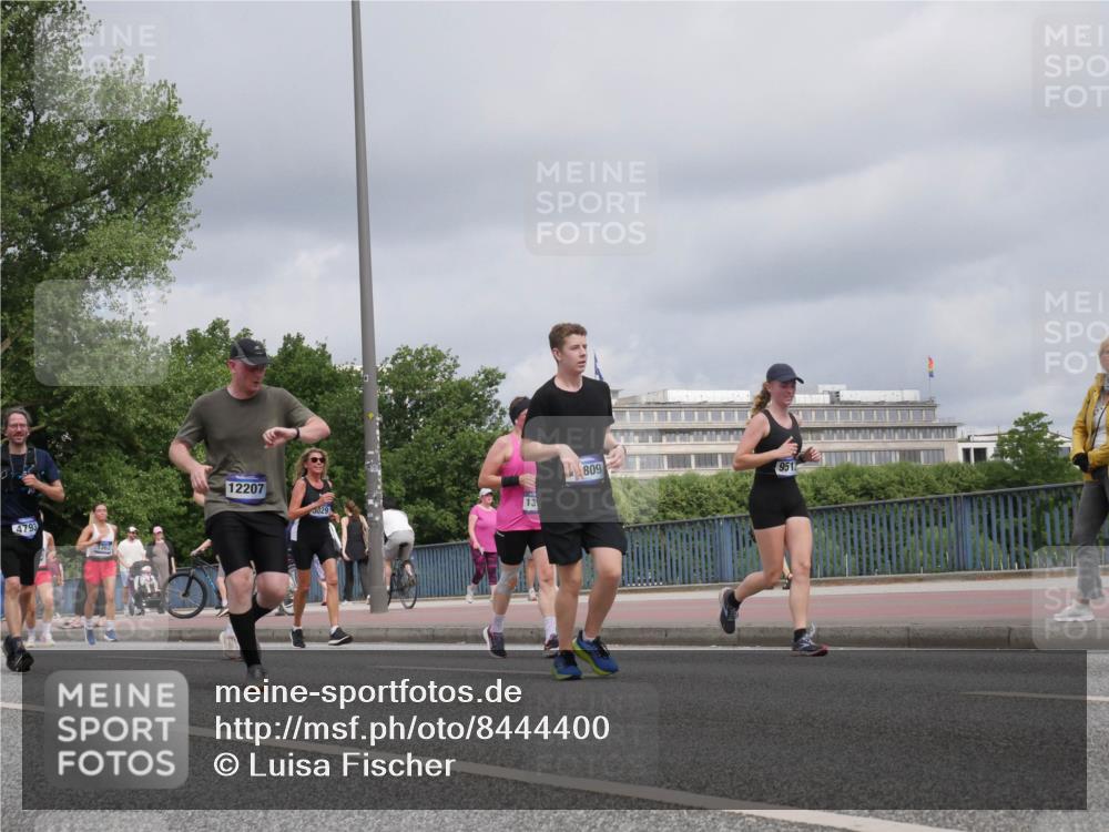 29.06.2025 - hella hamburg halbmarathon Luisa Fischer http://msf.ph/oto/8444400 29.06.2025 10:26:26 Kennedybrücke 4793, 1362, 12207, 809, 951, 3029, 13, 1029, 1187, 1362, 1372, 1853, 3029, 4728, 4793, 8688, 9133, 9301, 9512, 9913 meine-sportfotos.de