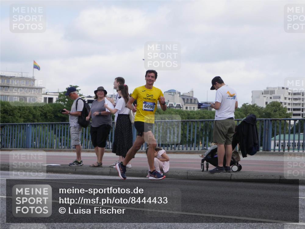 29.06.2025 - hella hamburg halbmarathon Luisa Fischer http://msf.ph/oto/8444433 29.06.2025 09:45:40 Kennedybrücke 6090, 2075, 6090 meine-sportfotos.de