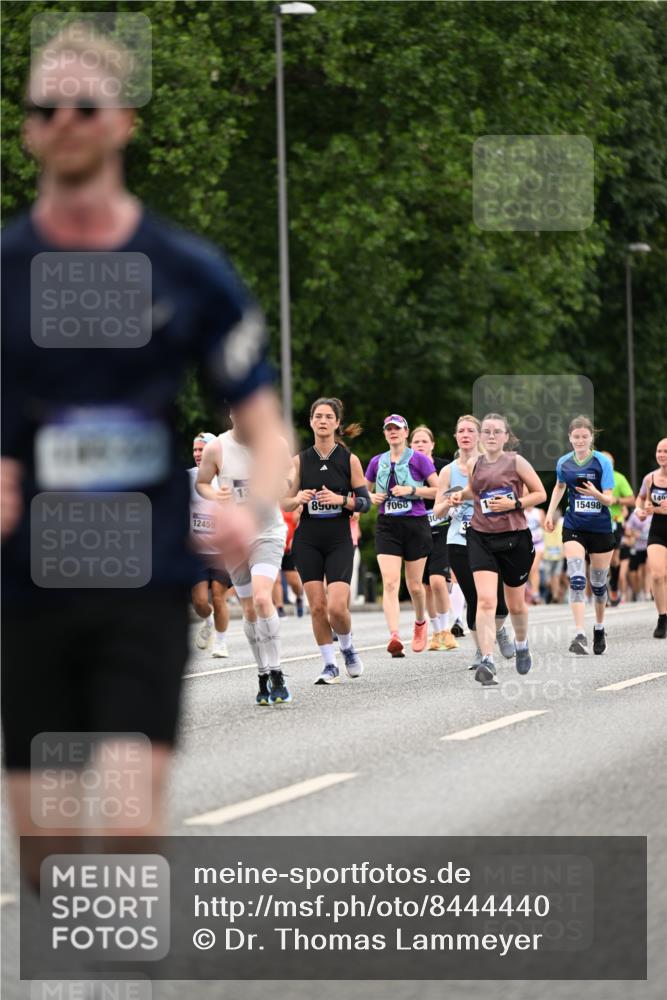 29.06.2025 - hella hamburg halbmarathon Dr. Thomas Lammeyer http://msf.ph/oto/8444440 29.06.2025 10:57:54 Kennedybrücke 1753, 1900, 2291, 2528, 2701, 3226, 4591, 5562, 6041, 6044, 6913, 7068, 7611, 7876, 7890, 8212, 8414, 8515, 8906, 9103, 9545, 9685, 10175, 11268 meine-sportfotos.de