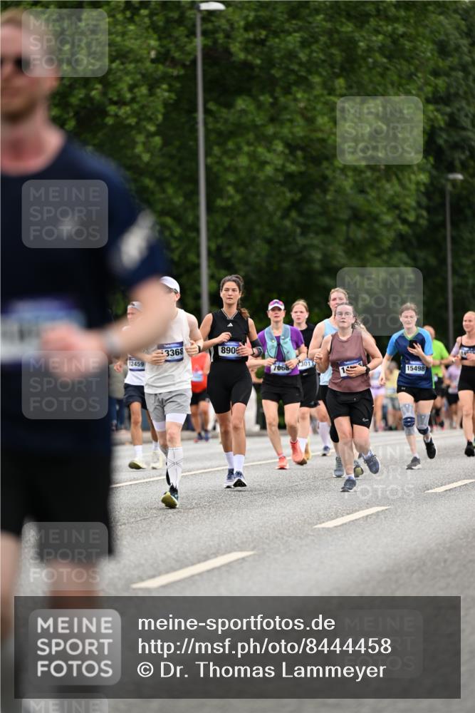 29.06.2025 - hella hamburg halbmarathon Dr. Thomas Lammeyer http://msf.ph/oto/8444458 29.06.2025 10:57:54 Kennedybrücke 1753, 1900, 2291, 2528, 2701, 3226, 4591, 5562, 6041, 6044, 6913, 7068, 7611, 7876, 7890, 8212, 8414, 8515, 8906, 9103, 9545, 9685, 10175, 11268 meine-sportfotos.de