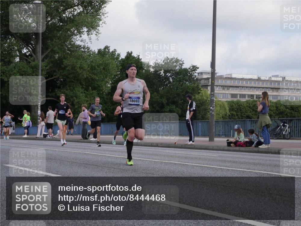 29.06.2025 - hella hamburg halbmarathon Luisa Fischer http://msf.ph/oto/8444468 29.06.2025 09:45:44 Kennedybrücke 17893, 15023, 18693, 2075, 2180, 2203, 6090, 8318, 8376 meine-sportfotos.de