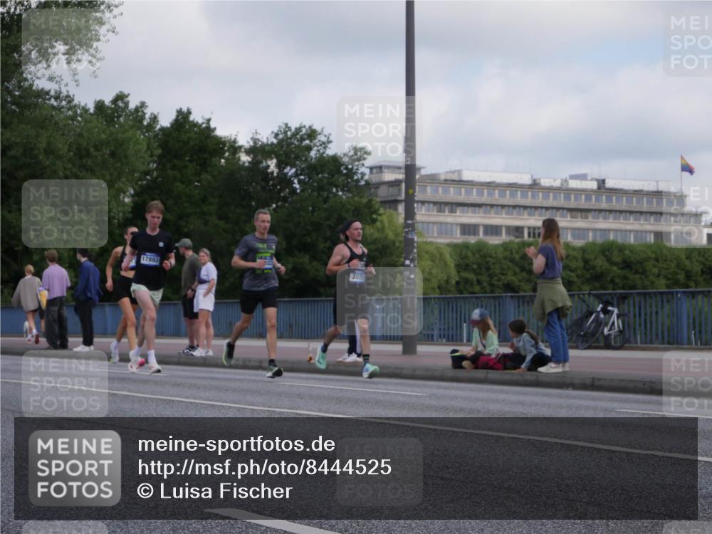 29.06.2025 - hella hamburg halbmarathon Luisa Fischer http://msf.ph/oto/8444525 29.06.2025 09:45:45 Kennedybrücke 123, 17893, 2075, 2075, 2180, 2203, 8318, 8376 meine-sportfotos.de