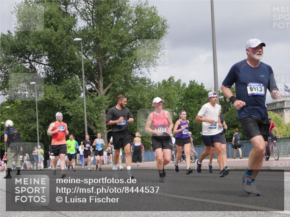 29.06.2025 - hella hamburg halbmarathon Luisa Fischer http://msf.ph/oto/8444537 29.06.2025 10:26:32 Kennedybrücke 12190, 14512, 745, 9133, 8688, 4990, 9913, 1187, 1362, 2925, 3013, 3029, 4728, 5343, 8687, 8688, 9133, 9913 meine-sportfotos.de