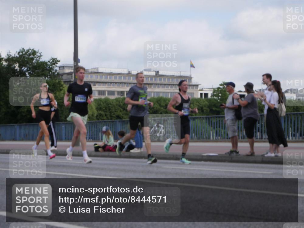 29.06.2025 - hella hamburg halbmarathon Luisa Fischer http://msf.ph/oto/8444571 29.06.2025 09:45:47 Kennedybrücke 17893, 2075, 2180, 2203, 8318, 8376, 9804 meine-sportfotos.de