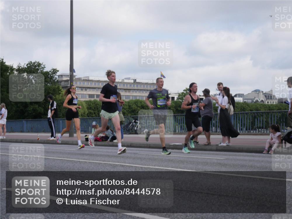 29.06.2025 - hella hamburg halbmarathon Luisa Fischer http://msf.ph/oto/8444578 29.06.2025 09:45:47 Kennedybrücke 1513, 15023, 2075, 2075, 2180, 2203, 8318, 8376, 9804 meine-sportfotos.de