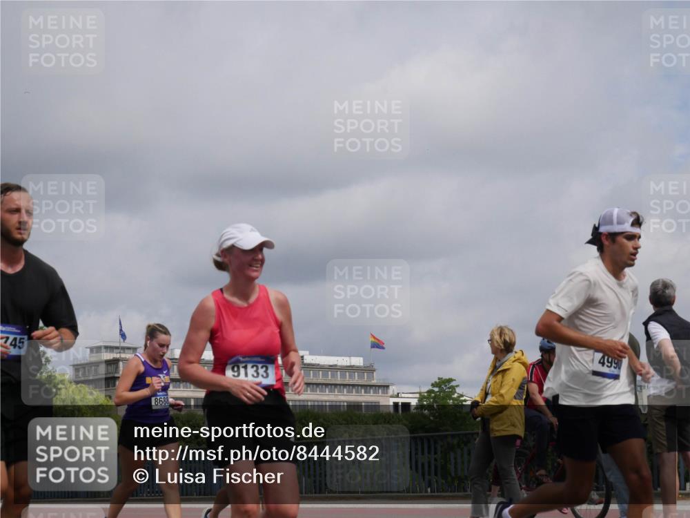 29.06.2025 - hella hamburg halbmarathon Luisa Fischer http://msf.ph/oto/8444582 29.06.2025 10:26:34 Kennedybrücke 145, 8688, 9133, 4990, 1187, 1362, 2925, 3013, 4728, 5343, 8687, 8688, 9133, 9913 meine-sportfotos.de