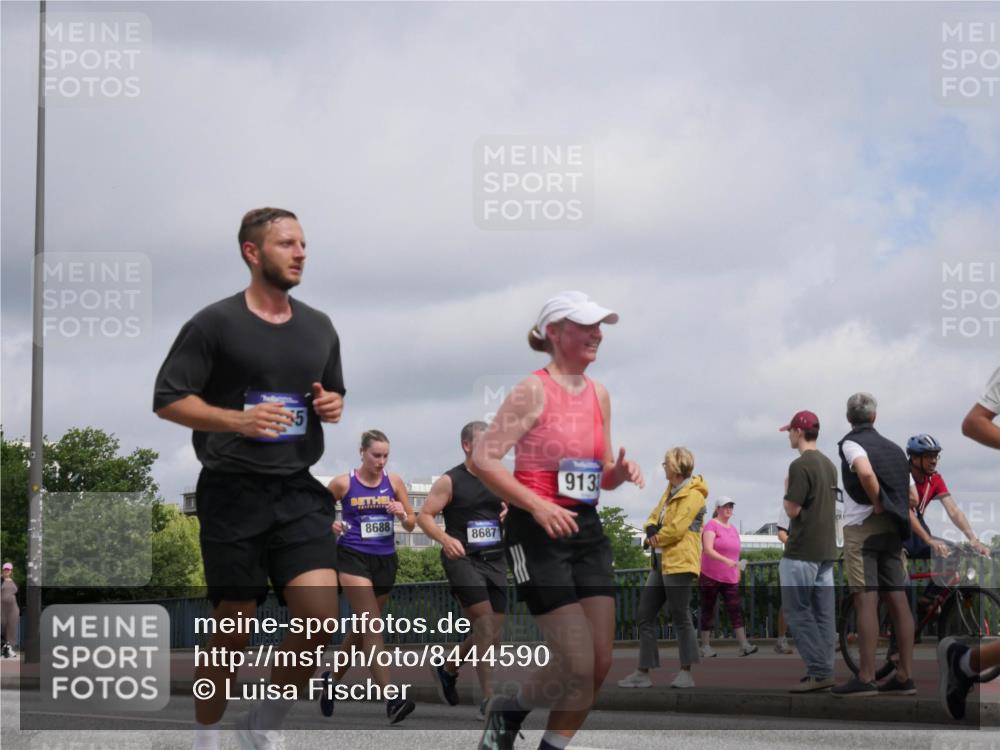 29.06.2025 - hella hamburg halbmarathon Luisa Fischer http://msf.ph/oto/8444590 29.06.2025 10:26:35 Kennedybrücke 5, 8688, 8687, 913, 1362, 2925, 3013, 4728, 5343, 8687, 8688, 9133, 9913 meine-sportfotos.de