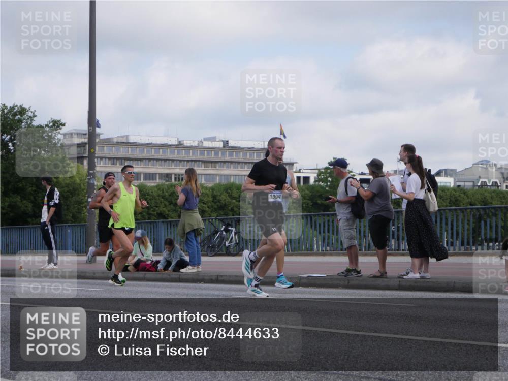 29.06.2025 - hella hamburg halbmarathon Luisa Fischer http://msf.ph/oto/8444633 29.06.2025 09:45:51 Kennedybrücke 13941, 2180, 2203, 2483, 8318, 8376, 9804, 10351 meine-sportfotos.de