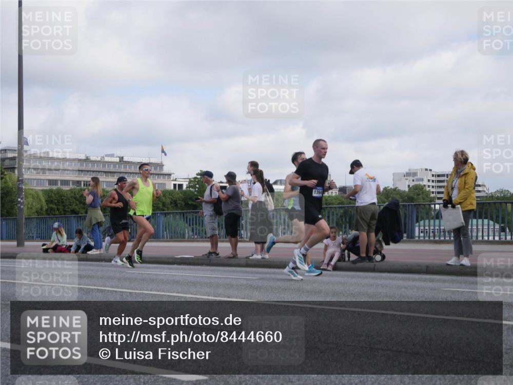 29.06.2025 - hella hamburg halbmarathon Luisa Fischer http://msf.ph/oto/8444660 29.06.2025 09:45:52 Kennedybrücke 1394, 2180, 2203, 2483, 8318, 8376, 9804, 10351 meine-sportfotos.de