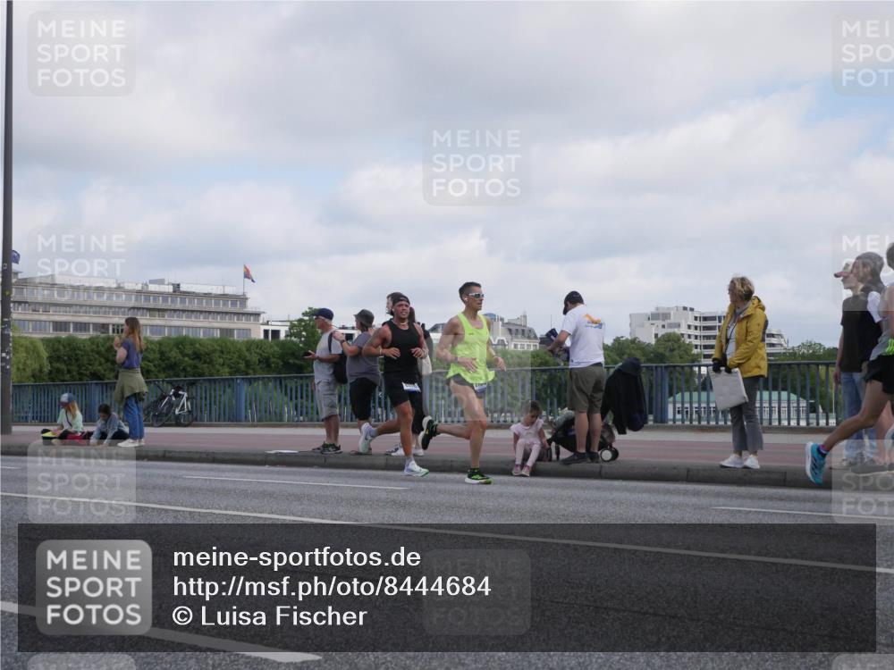 29.06.2025 - hella hamburg halbmarathon Luisa Fischer http://msf.ph/oto/8444684 29.06.2025 09:45:53 Kennedybrücke 2180, 2203, 2483, 8318, 8376, 9804, 10351 meine-sportfotos.de