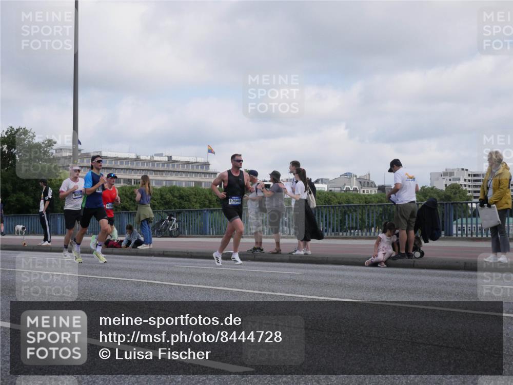 29.06.2025 - hella hamburg halbmarathon Luisa Fischer http://msf.ph/oto/8444728 29.06.2025 09:45:54 Kennedybrücke 9804, 837, 1878, 17040, 2180, 2203, 2483, 8318, 8376, 9804, 10351 meine-sportfotos.de
