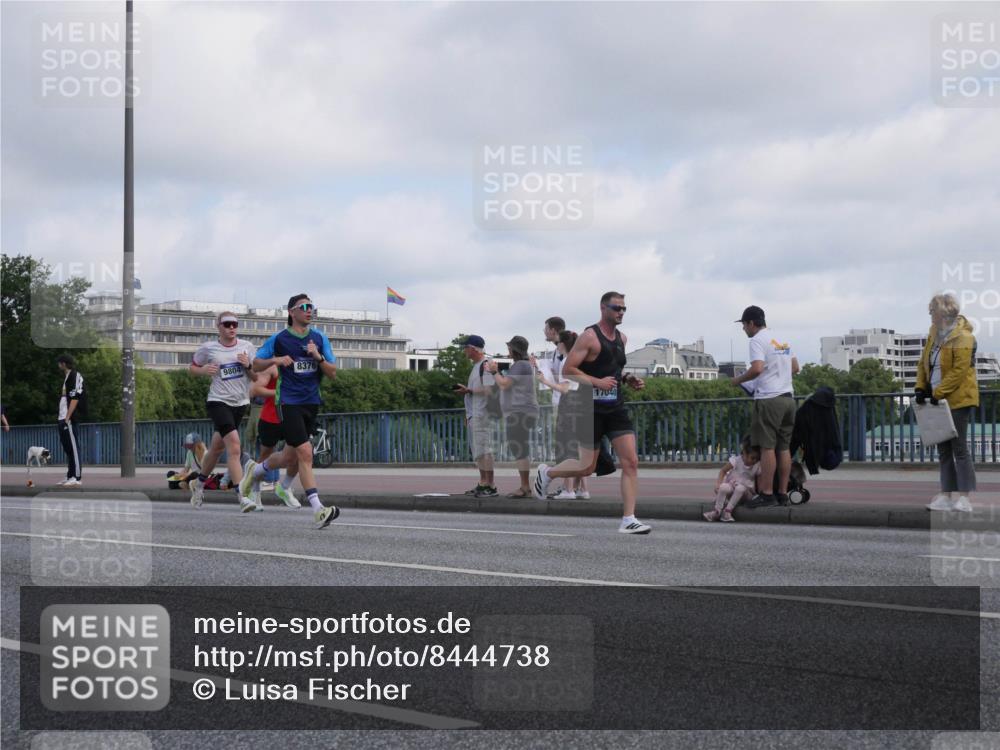 29.06.2025 - hella hamburg halbmarathon Luisa Fischer http://msf.ph/oto/8444738 29.06.2025 09:45:55 Kennedybrücke 9804, 8376, 17040, 2180, 2203, 2483, 8318, 8376, 9804, 10351 meine-sportfotos.de