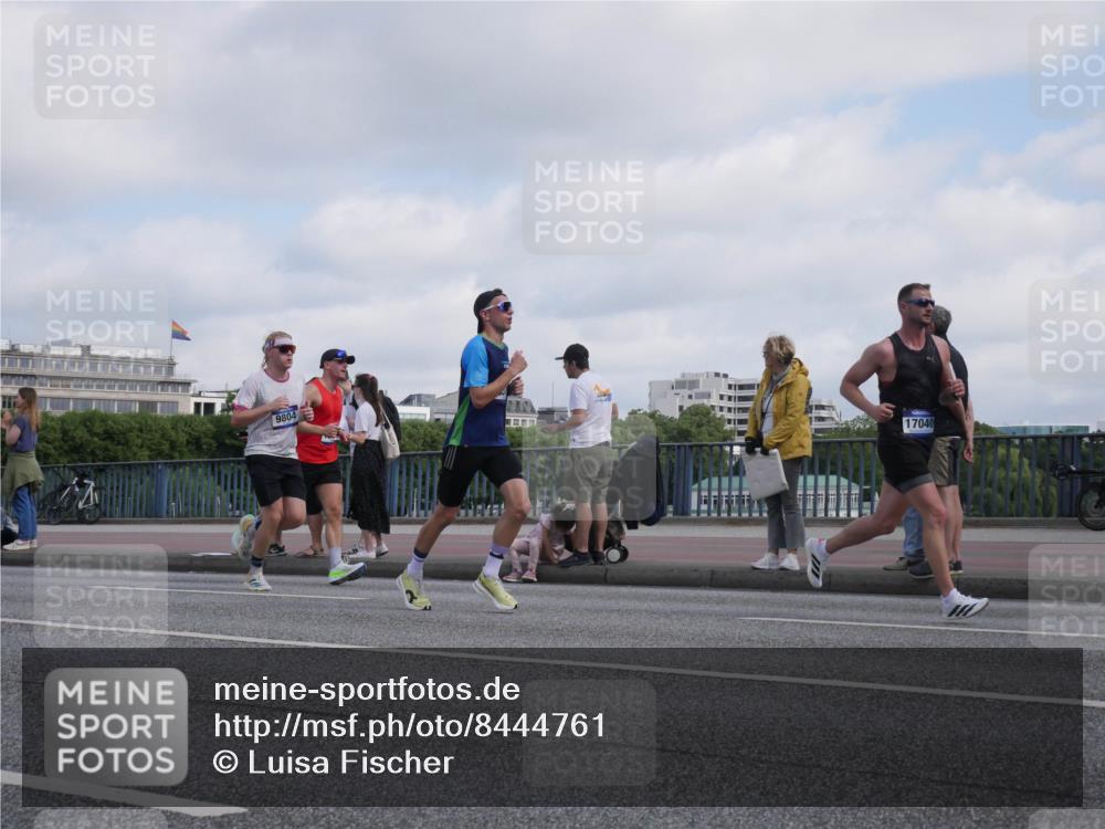 29.06.2025 - hella hamburg halbmarathon Luisa Fischer http://msf.ph/oto/8444761 29.06.2025 09:45:56 Kennedybrücke 2483, 8318, 8376, 9804, 10351 meine-sportfotos.de