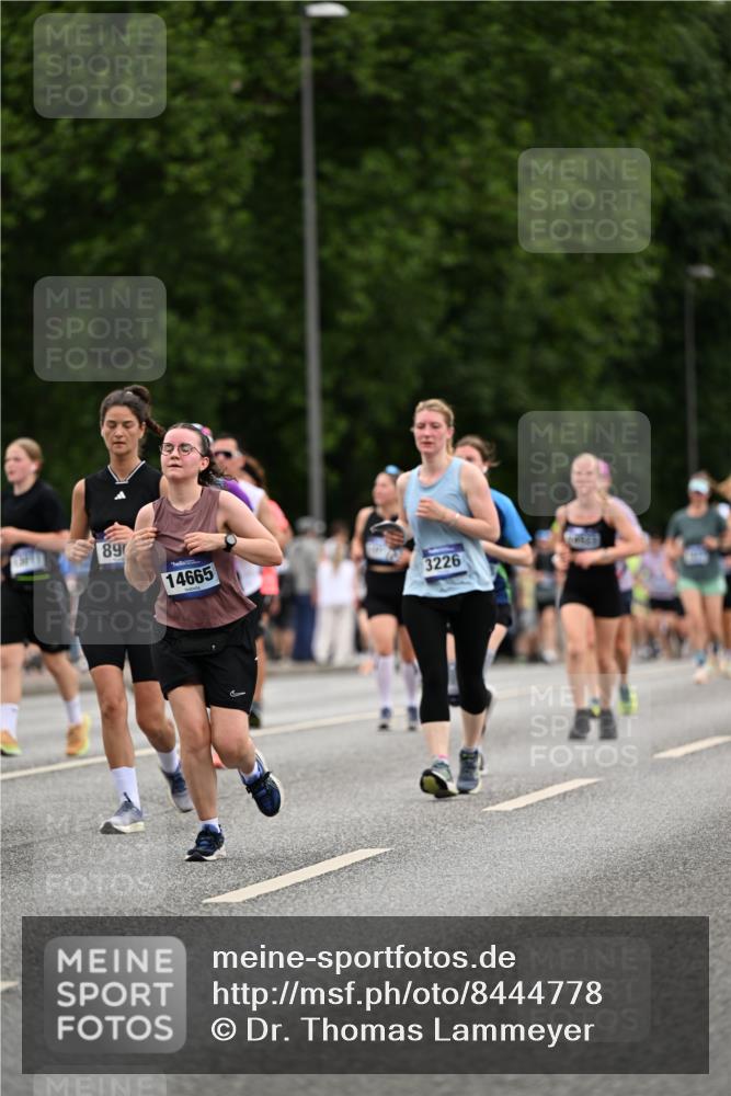 29.06.2025 - hella hamburg halbmarathon Dr. Thomas Lammeyer http://msf.ph/oto/8444778 29.06.2025 10:57:58 Kennedybrücke 1753, 1789, 1900, 2146, 2528, 2701, 3226, 4591, 4626, 5562, 5857, 6041, 6044, 6273, 6913, 7068, 7611, 7876, 7890, 8212, 8414, 8515, 8906, 9103, 9545, 9685, 10175 meine-sportfotos.de