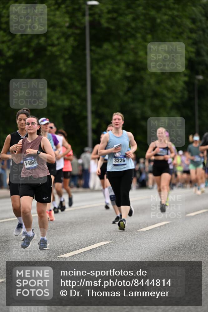 29.06.2025 - hella hamburg halbmarathon Dr. Thomas Lammeyer http://msf.ph/oto/8444814 29.06.2025 10:57:58 Kennedybrücke 1753, 1789, 1900, 2146, 2528, 2701, 3226, 4591, 4626, 5562, 5857, 6041, 6044, 6273, 6913, 7068, 7611, 7876, 7890, 8212, 8414, 8515, 8906, 9103, 9545, 9685, 10175 meine-sportfotos.de