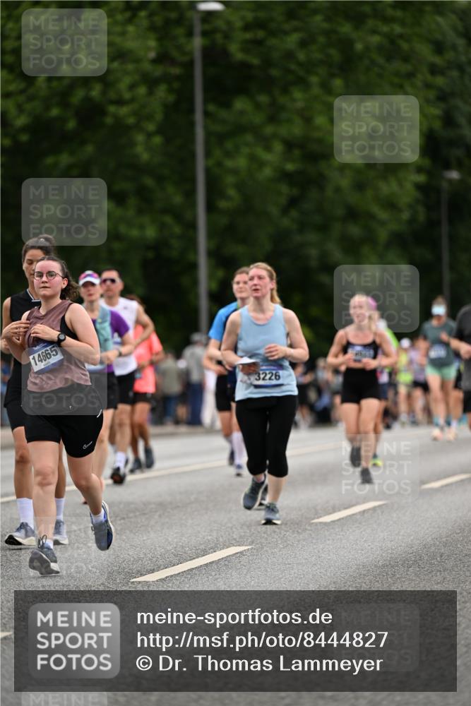 29.06.2025 - hella hamburg halbmarathon Dr. Thomas Lammeyer http://msf.ph/oto/8444827 29.06.2025 10:57:58 Kennedybrücke 1753, 1789, 1900, 2146, 2528, 2701, 3226, 4591, 4626, 5562, 5857, 6041, 6044, 6273, 6913, 7068, 7611, 7876, 7890, 8212, 8414, 8515, 8906, 9103, 9545, 9685, 10175 meine-sportfotos.de