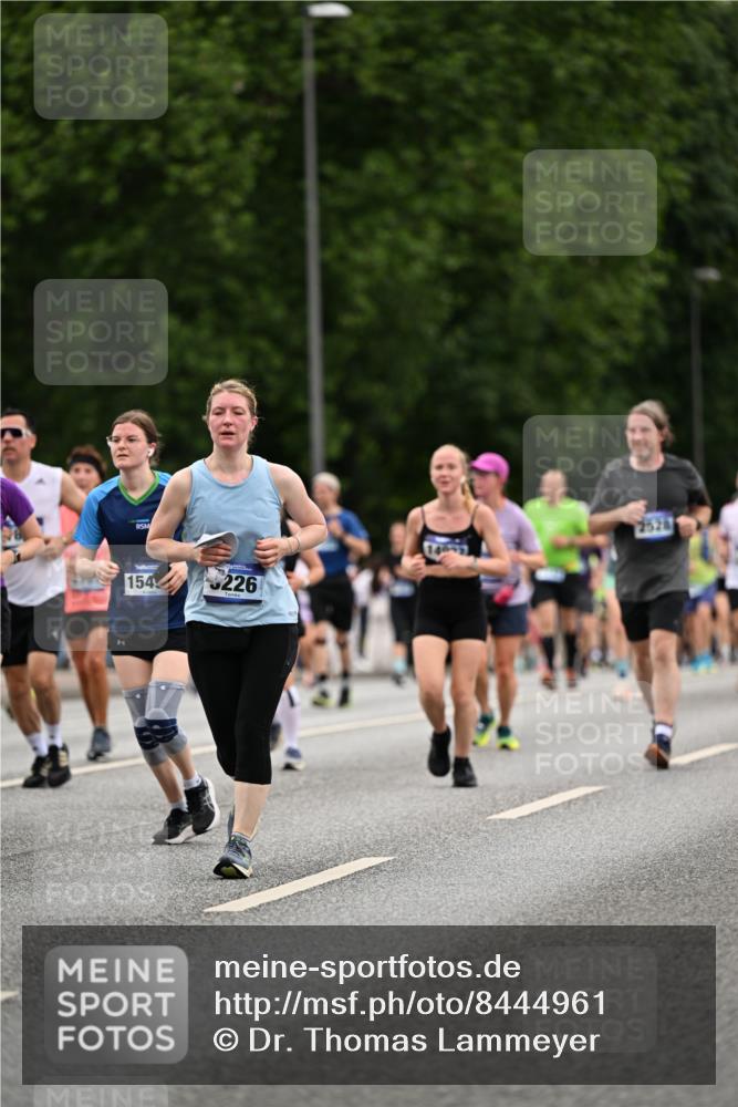 29.06.2025 - hella hamburg halbmarathon Dr. Thomas Lammeyer http://msf.ph/oto/8444961 29.06.2025 10:58:00 Kennedybrücke 1753, 1789, 1900, 1984, 2146, 2528, 2701, 3226, 4591, 4626, 5562, 5857, 6041, 6044, 6273, 6913, 7068, 7611, 7876, 7890, 8212, 8414, 8515, 8906, 9103, 9531, 9545, 9685, 10175 meine-sportfotos.de