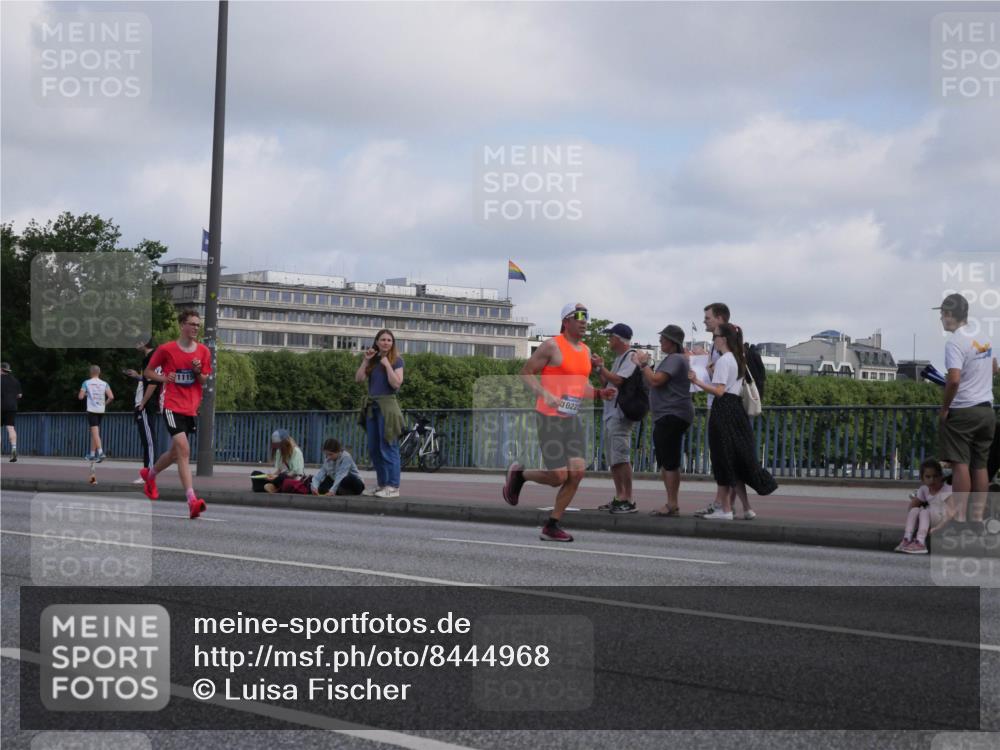 29.06.2025 - hella hamburg halbmarathon Luisa Fischer http://msf.ph/oto/8444968 29.06.2025 09:46:14 Kennedybrücke 1115, 022, 1122, 1953, 5308, 9079 meine-sportfotos.de