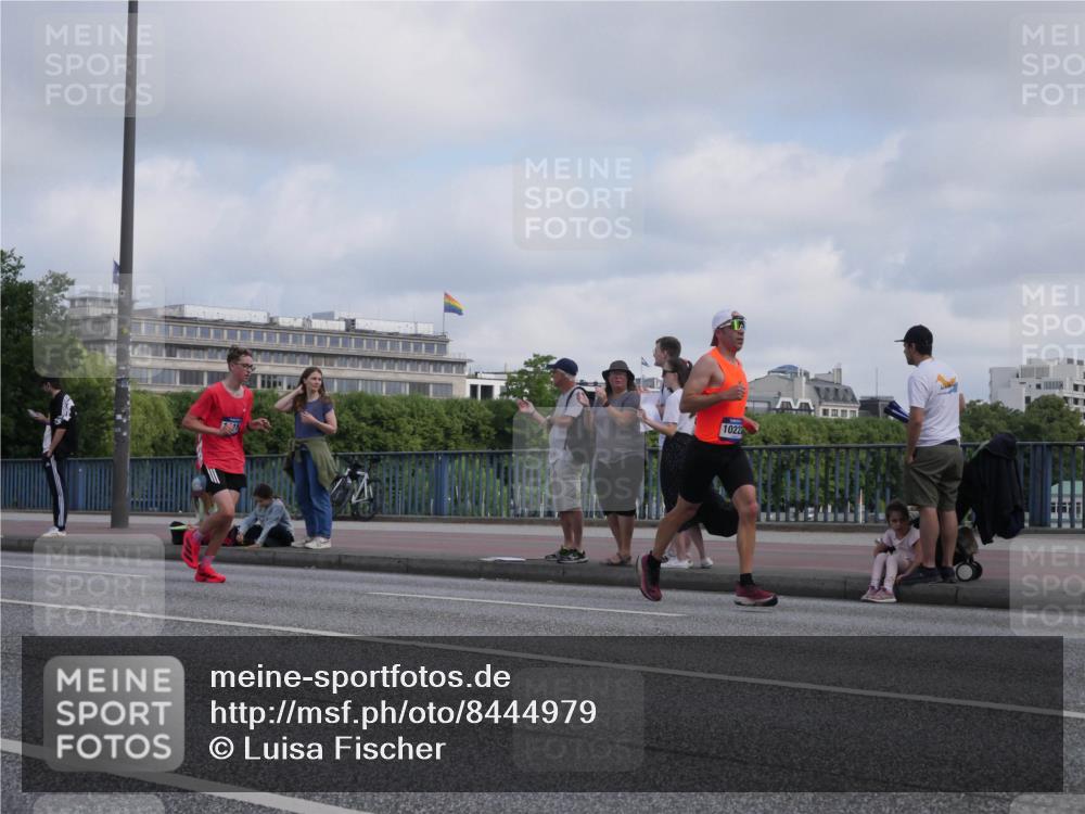 29.06.2025 - hella hamburg halbmarathon Luisa Fischer http://msf.ph/oto/8444979 29.06.2025 09:46:14 Kennedybrücke 1022, 1122, 1953, 5308, 9079 meine-sportfotos.de