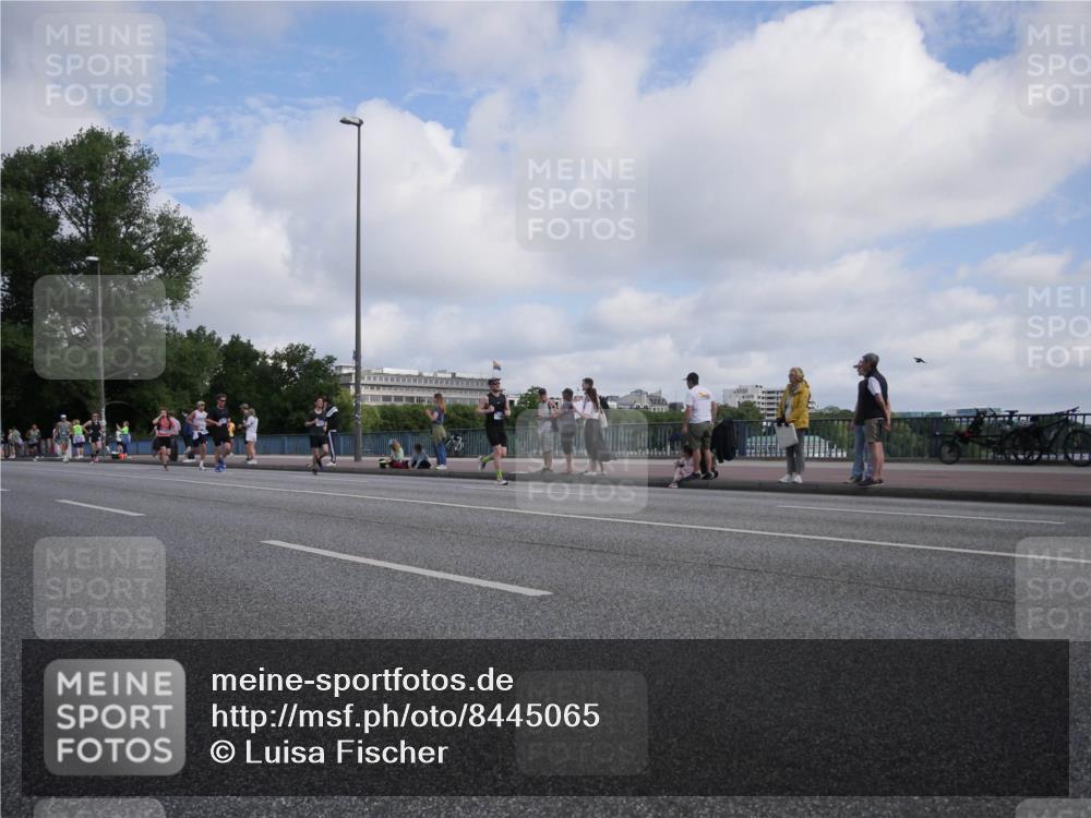 29.06.2025 - hella hamburg halbmarathon Luisa Fischer http://msf.ph/oto/8445065 29.06.2025 09:46:24 Kennedybrücke 1122, 5308, 5344, 7231, 7793, 8975, 10106, 10173 meine-sportfotos.de