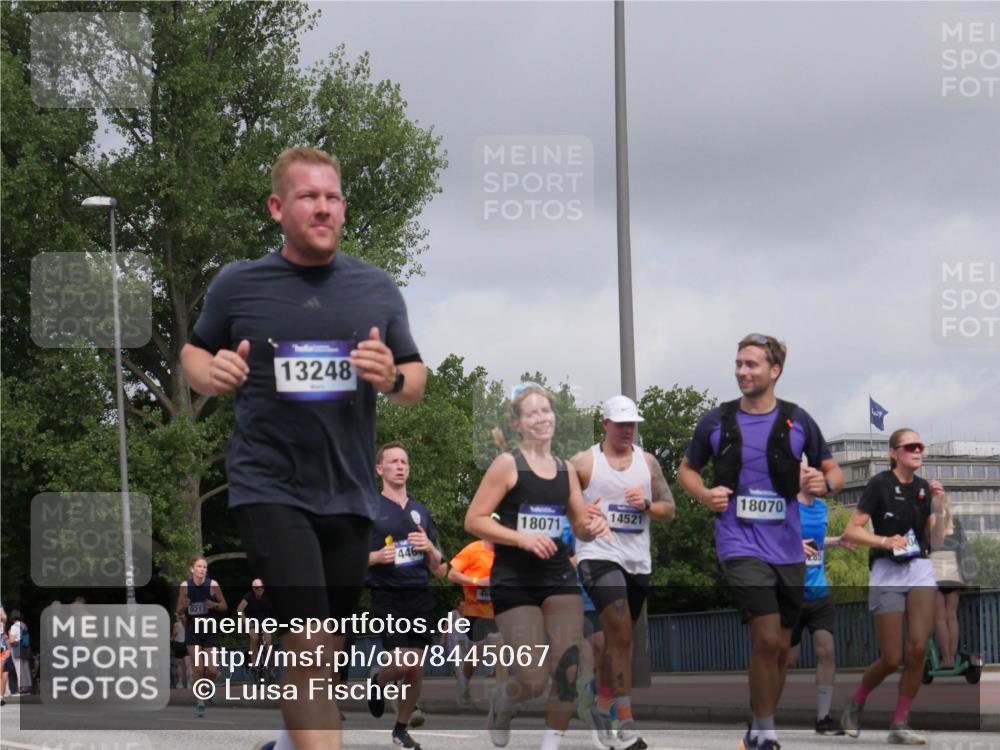 29.06.2025 - hella hamburg halbmarathon Luisa Fischer http://msf.ph/oto/8445067 29.06.2025 10:27:03 Kennedybrücke 9217, 13248, 18071, 14521, 446, 18070, 285, 3034, 3285, 4464, 4684, 5406, 6502, 7021, 7029, 9217, 10649 meine-sportfotos.de