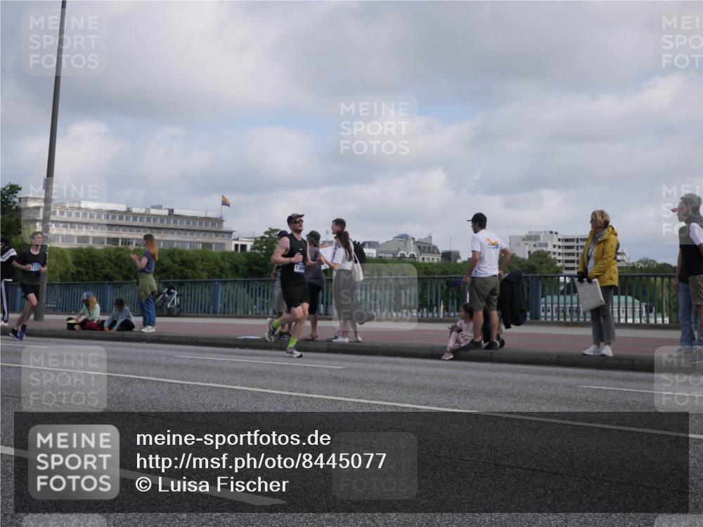 29.06.2025 - hella hamburg halbmarathon Luisa Fischer http://msf.ph/oto/8445077 29.06.2025 09:46:25 Kennedybrücke 136, 5344, 7231, 7793, 8975, 9047, 10106, 10173 meine-sportfotos.de