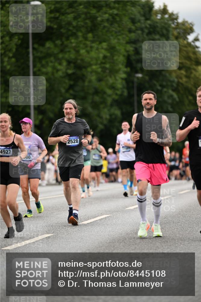 29.06.2025 - hella hamburg halbmarathon Dr. Thomas Lammeyer http://msf.ph/oto/8445108 29.06.2025 10:58:02 Kennedybrücke 1753, 1789, 1900, 1984, 2146, 2528, 2701, 3226, 4591, 4626, 5562, 5817, 5857, 6041, 6273, 6913, 7068, 7611, 7876, 8189, 8212, 8515, 8906, 9103, 9531, 9545, 9685, 10175 meine-sportfotos.de