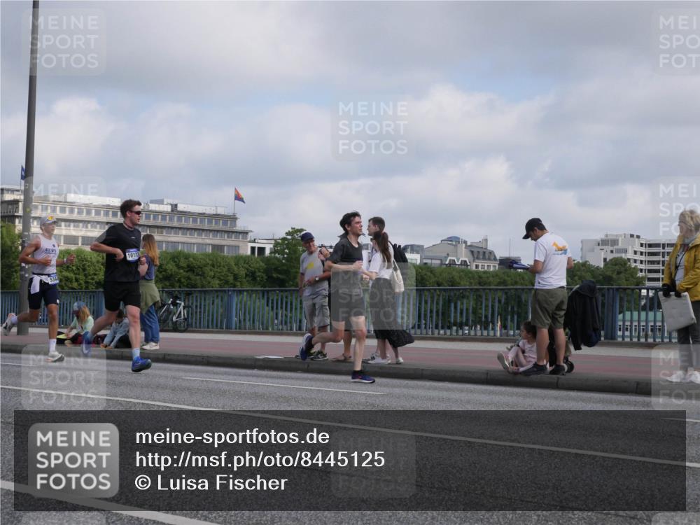 29.06.2025 - hella hamburg halbmarathon Luisa Fischer http://msf.ph/oto/8445125 29.06.2025 09:46:26 Kennedybrücke 4295, 10173, 534, 5344, 7231, 7793, 8975, 9047, 10106, 10173 meine-sportfotos.de