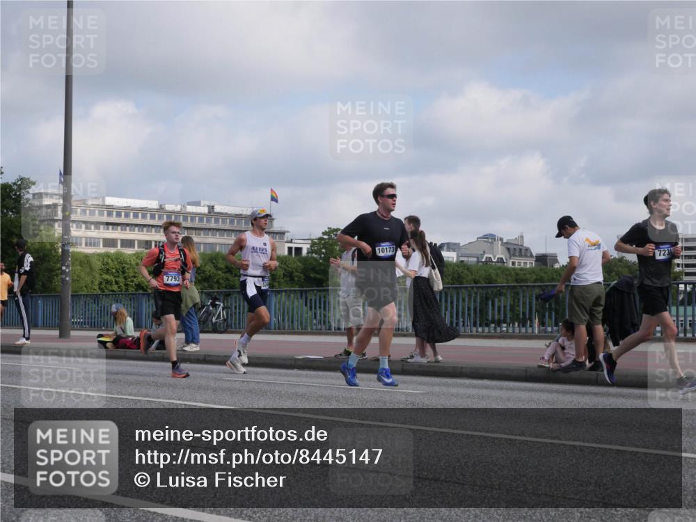 29.06.2025 - hella hamburg halbmarathon Luisa Fischer http://msf.ph/oto/8445147 29.06.2025 09:46:27 Kennedybrücke 7793, 42195, 10173, 7231, 5344, 7231, 7793, 8975, 9047, 10106, 10173 meine-sportfotos.de