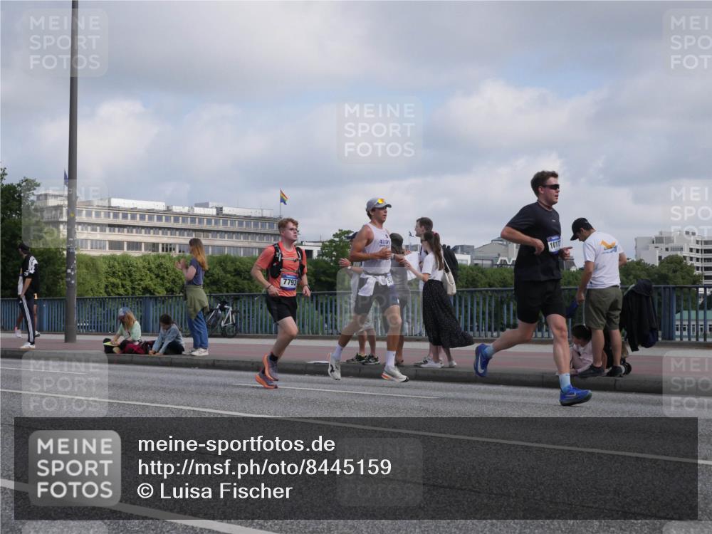 29.06.2025 - hella hamburg halbmarathon Luisa Fischer http://msf.ph/oto/8445159 29.06.2025 09:46:28 Kennedybrücke 7793, 41195, 10172, 5344, 7231, 7793, 8975, 9047, 10106, 10173 meine-sportfotos.de