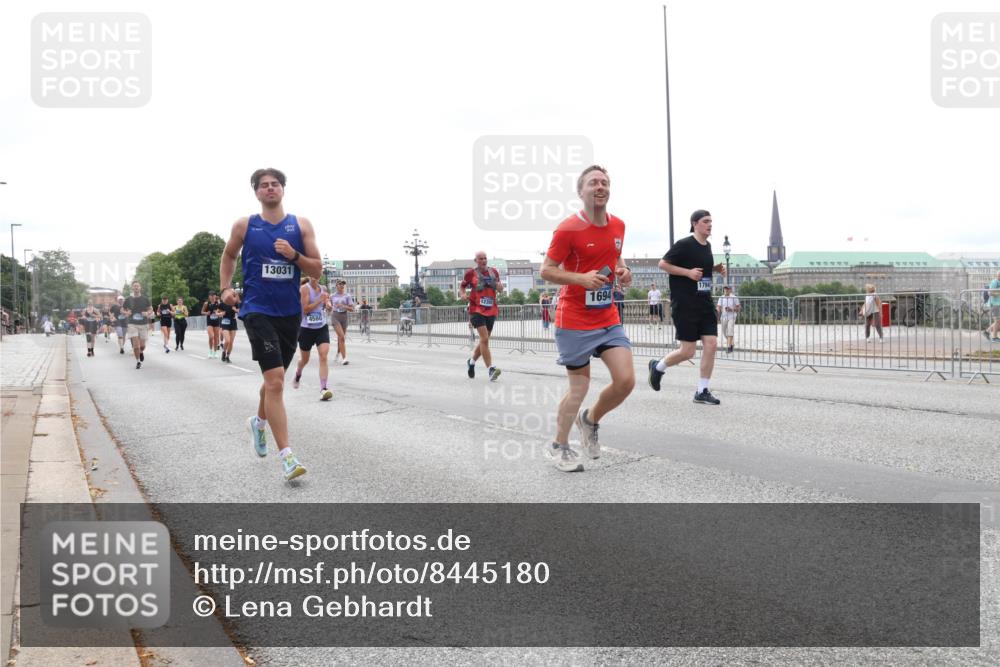 29.06.2025 - hella hamburg halbmarathon Lena Gebhardt http://msf.ph/oto/8445180 29.06.2025 10:29:55 Lombardsbrücke 13031, 12305, 4580, 1694, 1794, 1063, 1097, 1547, 1661, 1694, 2302, 2699, 3443, 3524, 3573, 3613, 4349, 4395, 4580, 5063, 5322, 5350, 6285, 6598, 6616, 6626, 7517, 7832, 8388, 8792, 8941, 9095, 9937, 10162, 10322, 10996, 11249, 11269, 11376, 11444, 11634, 12086, 12216, 12227, 12305, 12537, 12710, 13031, 13382, 13810, 14304, 15266, 16182, 16306, 16601, 16604, 16659, 16662, 16735, 16769, 17496, 17529, 17945, 18385, 18503 meine-sportfotos.de