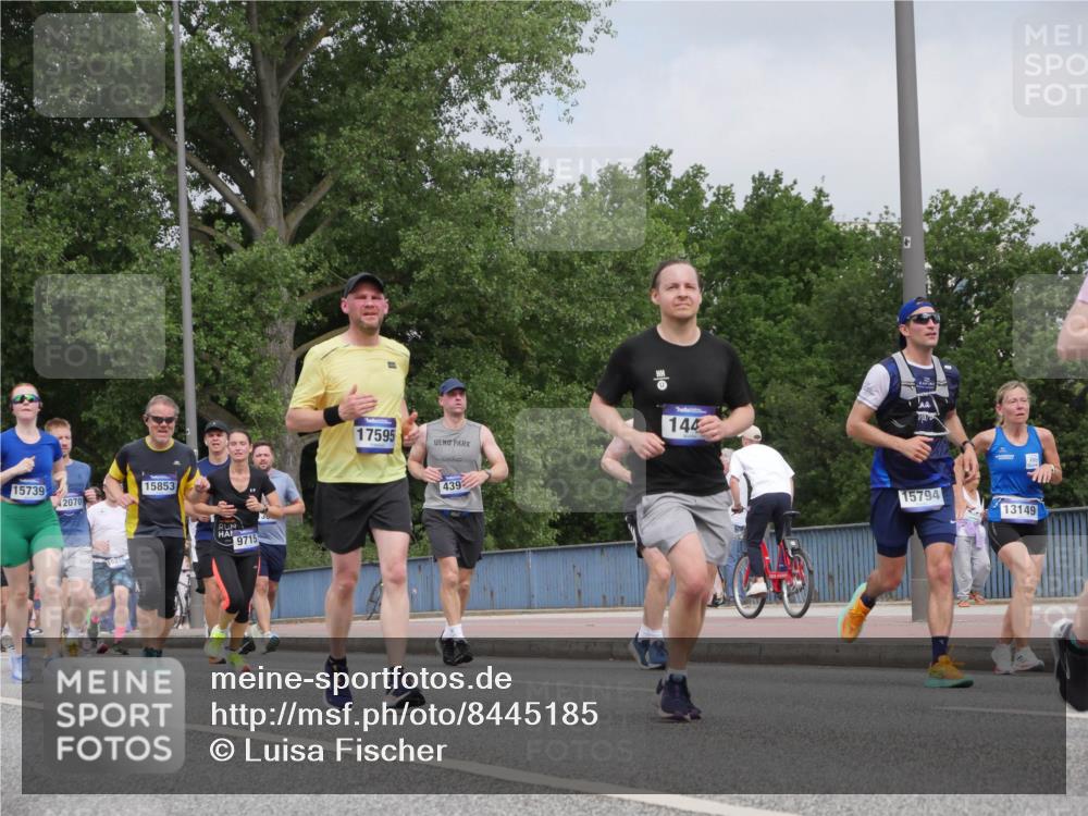 29.06.2025 - hella hamburg halbmarathon Luisa Fischer http://msf.ph/oto/8445185 29.06.2025 10:27:15 Kennedybrücke 15739, 2070, 15853, 9715, 17595, 439, 144, 15794, 13149, 1005, 1444, 2108, 2489, 3185, 4122, 4391, 4597, 5661, 7013, 8031, 8149, 9715 meine-sportfotos.de