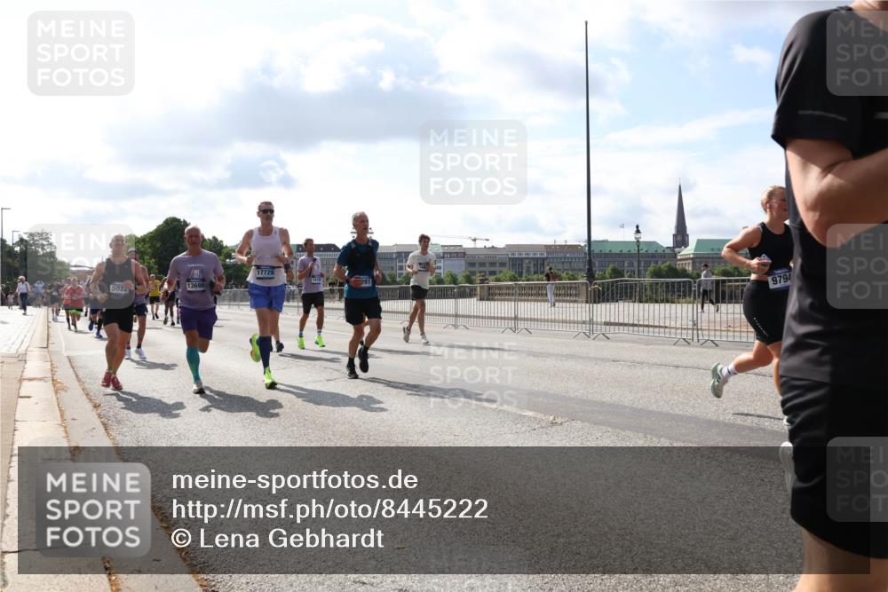 29.06.2025 - hella hamburg halbmarathon Lena Gebhardt http://msf.ph/oto/8445222 29.06.2025 09:53:20 Lombardsbrücke 17729, 1610, 5022, 13690, 9794, 1012, 1391, 1466, 1558, 1735, 1750, 1759, 2048, 2213, 2234, 2365, 2402, 2590, 2623, 2788, 2970, 3021, 3098, 3146, 3186, 3304, 3414, 3907, 3917, 3928, 4091, 4310, 4553, 4981, 4997, 5022, 5132, 5460, 5476, 5623, 5624, 5682, 5692, 6071, 6081, 6152, 6203, 6282, 6375, 6460, 6712, 6716, 6903, 7005, 7093, 7147, 7204, 7322, 7450, 7765, 8063, 8145, 8467, 8664, 9126, 9626, 9965, 13009 meine-sportfotos.de