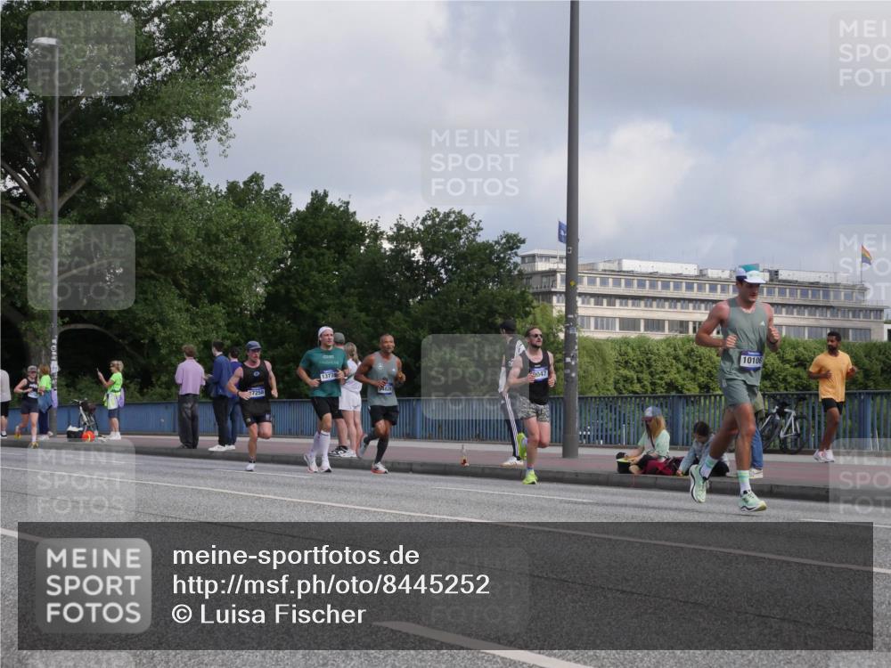 29.06.2025 - hella hamburg halbmarathon Luisa Fischer http://msf.ph/oto/8445252 29.06.2025 09:46:31 Kennedybrücke 7258, 13779, 4828, 047, 10106, 5344, 7231, 7793, 8975, 9047, 10106, 10173, 10790 meine-sportfotos.de