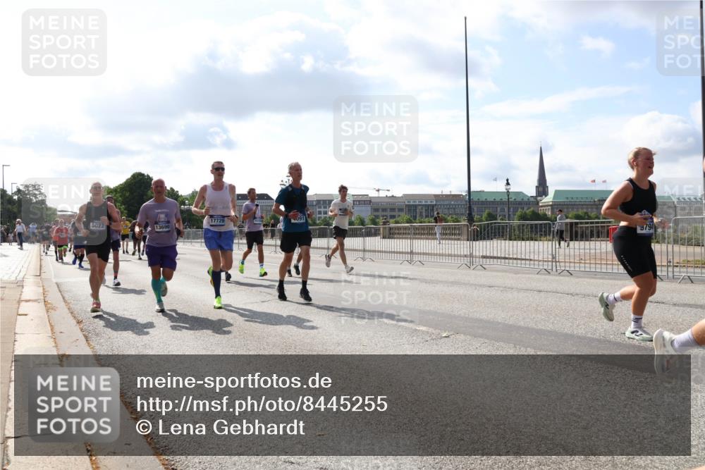 29.06.2025 - hella hamburg halbmarathon Lena Gebhardt http://msf.ph/oto/8445255 29.06.2025 09:53:20 Lombardsbrücke 5022, 13690, 17729, 1610, 091, 9794, 1012, 1391, 1466, 1558, 1735, 1750, 1759, 2048, 2213, 2234, 2365, 2402, 2590, 2623, 2788, 2970, 3021, 3098, 3146, 3186, 3304, 3414, 3907, 3917, 3928, 4091, 4310, 4553, 4981, 4997, 5022, 5132, 5460, 5476, 5623, 5624, 5682, 5692, 6071, 6081, 6152, 6203, 6282, 6375, 6460, 6712, 6716, 6903, 7005, 7093, 7147, 7204, 7322, 7450, 7765, 8063, 8145, 8467, 8664, 9126, 9626, 9965, 13009 meine-sportfotos.de