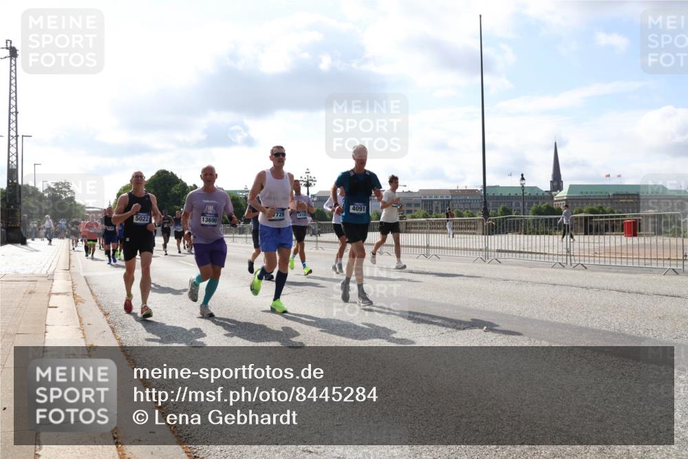 29.06.2025 - hella hamburg halbmarathon Lena Gebhardt http://msf.ph/oto/8445284 29.06.2025 09:53:20 Lombardsbrücke 4091, 7729, 5022, 13690, 1012, 1391, 1466, 1558, 1735, 1750, 1759, 2048, 2213, 2234, 2365, 2402, 2590, 2623, 2788, 2970, 3021, 3098, 3146, 3186, 3304, 3414, 3907, 3917, 3928, 4091, 4310, 4553, 4981, 4997, 5022, 5132, 5460, 5476, 5623, 5624, 5682, 5692, 6071, 6081, 6152, 6203, 6282, 6375, 6460, 6712, 6716, 6903, 7005, 7093, 7147, 7204, 7322, 7450, 7765, 8063, 8145, 8467, 8664, 9126, 9626, 9965, 13009 meine-sportfotos.de