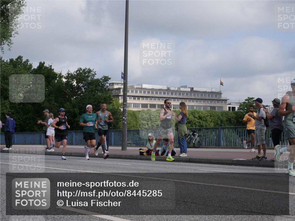 29.06.2025 - hella hamburg halbmarathon Luisa Fischer http://msf.ph/oto/8445285 29.06.2025 09:46:32 Kennedybrücke 3779, 14828, 3968, 8975, 9047, 10106, 10790 meine-sportfotos.de