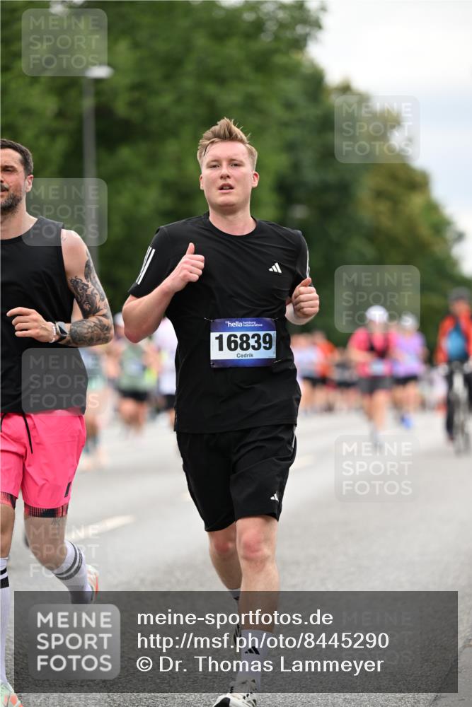 29.06.2025 - hella hamburg halbmarathon Dr. Thomas Lammeyer http://msf.ph/oto/8445290 29.06.2025 10:58:05 Kennedybrücke 1753, 1789, 1900, 1984, 2146, 2528, 2701, 3226, 4591, 4626, 4801, 5562, 5817, 5857, 6273, 6913, 7068, 7611, 7876, 8189, 8212, 8515, 8906, 8924, 9103, 9531, 9545, 9685, 10175 meine-sportfotos.de