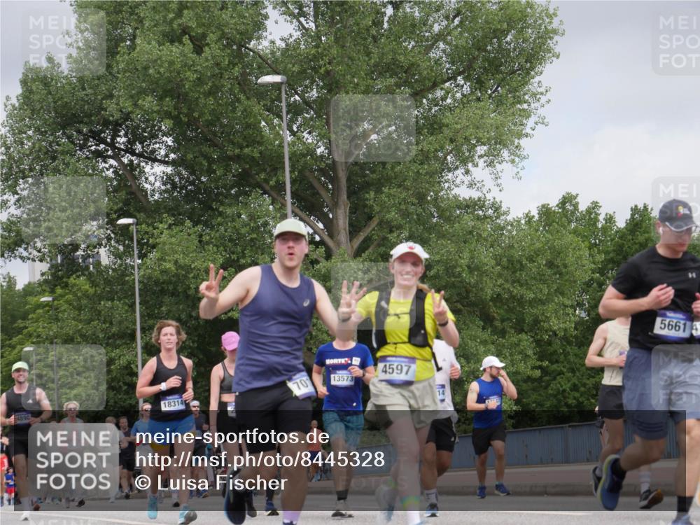 29.06.2025 - hella hamburg halbmarathon Luisa Fischer http://msf.ph/oto/8445328 29.06.2025 10:27:22 Kennedybrücke 4898, 5055, 18314, 701, 13573, 4597, 14, 5661, 1005, 1009, 1304, 2108, 2766, 3185, 4122, 4391, 4597, 5661, 7013, 8149, 8676, 8717, 9603, 9715 meine-sportfotos.de
