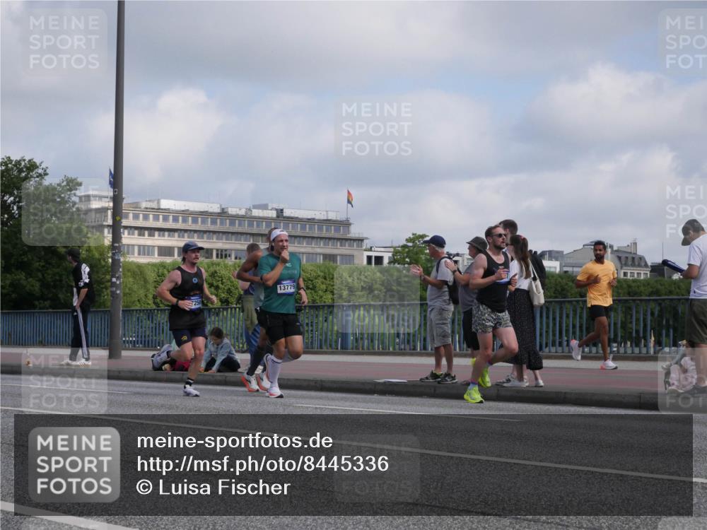 29.06.2025 - hella hamburg halbmarathon Luisa Fischer http://msf.ph/oto/8445336 29.06.2025 09:46:33 Kennedybrücke 13779, 3075, 3968, 8975, 9047, 10106, 10790 meine-sportfotos.de