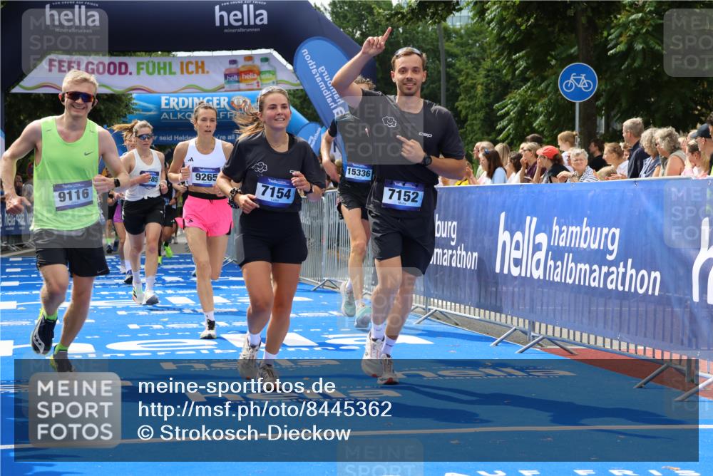 29.06.2025 - hella hamburg halbmarathon Strokosch-Dieckow http://msf.ph/oto/8445362 29.06.2025 10:39:31 Ziel 1343, 2546, 2972, 4888, 6152, 7152, 7154, 8346, 9116, 9265, 11284, 11806, 12335, 12372, 14077, 15094, 15336, 15828, 15965, 17215, 17360, 17425, 18154, 18285, 18803 meine-sportfotos.de