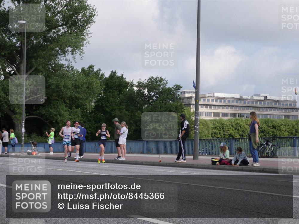 29.06.2025 - hella hamburg halbmarathon Luisa Fischer http://msf.ph/oto/8445366 29.06.2025 09:46:35 Kennedybrücke 19114, 15655, 10790, 3075, 3968, 9047, 10790 meine-sportfotos.de
