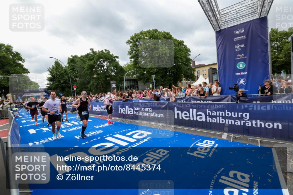 29.06.2025 - hella hamburg halbmarathon Zöllner http://msf.ph/oto/8445374 29.06.2025 10:57:30 Ziel 3435, 5926, 6272, 6281, 6302, 8393, 9727, 12144, 13245, 13394, 15695, 16093, 16830, 17160, 17758, 17828 meine-sportfotos.de