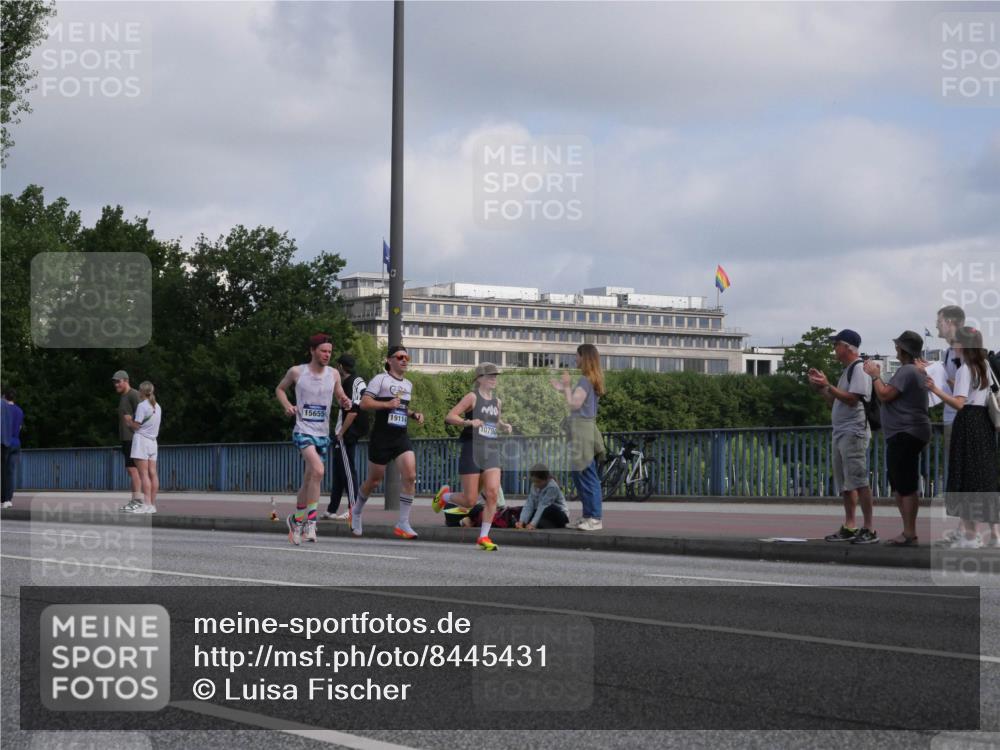 29.06.2025 - hella hamburg halbmarathon Luisa Fischer http://msf.ph/oto/8445431 29.06.2025 09:46:37 Kennedybrücke 15655, 19114, 10790, 1065, 3075, 3968, 7349, 9047, 10790 meine-sportfotos.de
