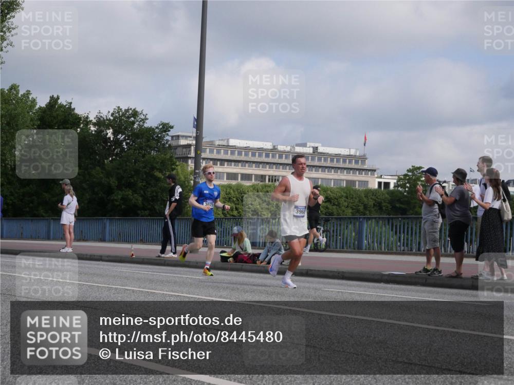 29.06.2025 - hella hamburg halbmarathon Luisa Fischer http://msf.ph/oto/8445480 29.06.2025 09:46:41 Kennedybrücke 3075, 3968, 1065, 2879, 3075, 3968, 4678, 7349, 10790 meine-sportfotos.de