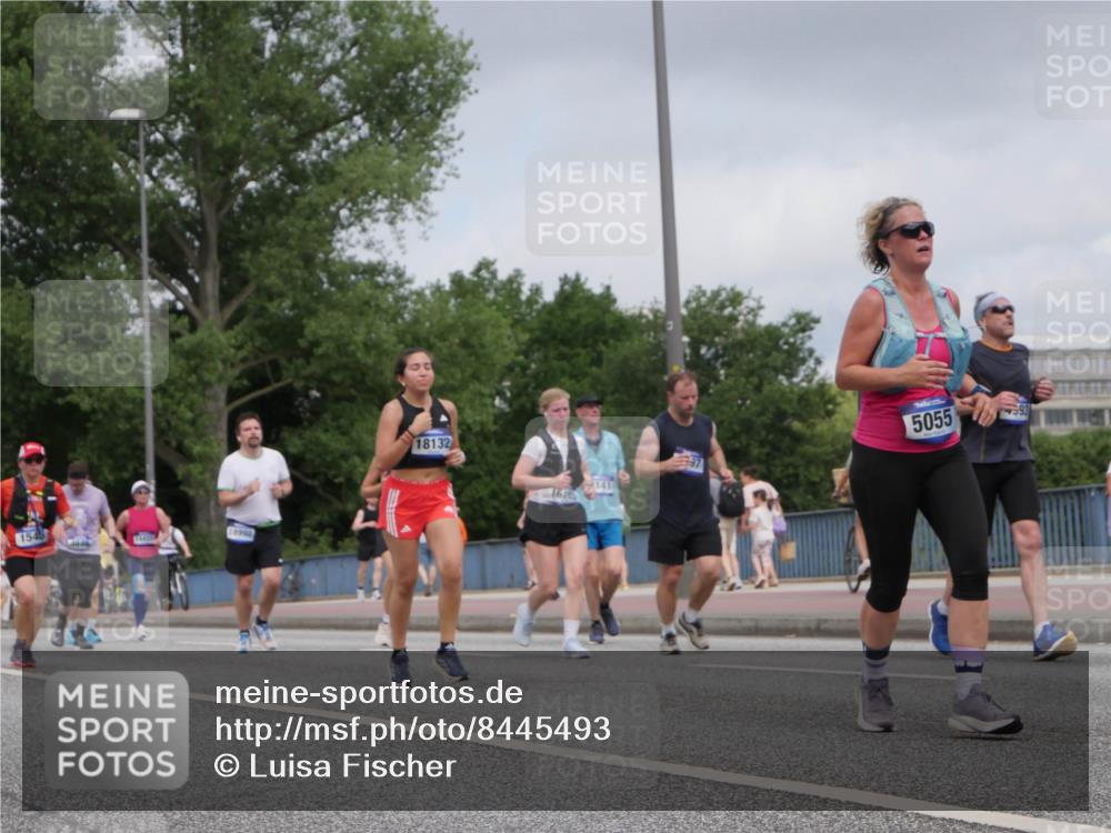 29.06.2025 - hella hamburg halbmarathon Luisa Fischer http://msf.ph/oto/8445493 29.06.2025 10:27:32 Kennedybrücke 1545, 13998, 18132, 161, 141, 5055, 593, 1545, 2766, 3579, 4646, 4993, 5055, 5160, 5258, 5260, 8141, 8297, 8717, 9603 meine-sportfotos.de