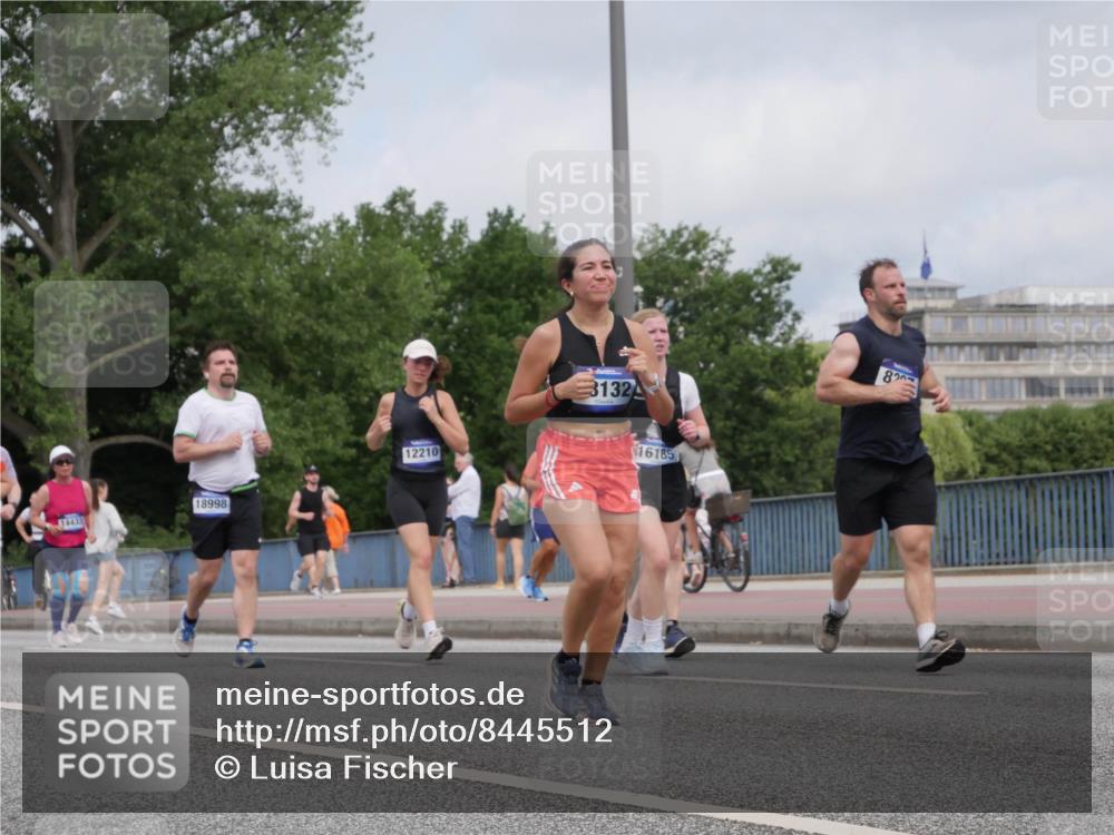 29.06.2025 - hella hamburg halbmarathon Luisa Fischer http://msf.ph/oto/8445512 29.06.2025 10:27:33 Kennedybrücke 18998, 14433, 12210, 132, 16185, 820, 1545, 3579, 4646, 4993, 5055, 5160, 5258, 5260, 8141, 8297, 8717, 9603 meine-sportfotos.de