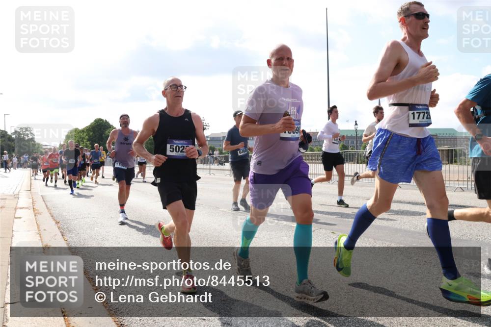 29.06.2025 - hella hamburg halbmarathon Lena Gebhardt http://msf.ph/oto/8445513 29.06.2025 09:53:21 Lombardsbrücke 9126, 5022, 6460, 17729, 1012, 1391, 1466, 1558, 1735, 1750, 1759, 2048, 2213, 2234, 2365, 2402, 2590, 2623, 2788, 2970, 3021, 3098, 3146, 3186, 3304, 3414, 3907, 3917, 3928, 4091, 4310, 4553, 4981, 4997, 5022, 5132, 5460, 5623, 5624, 5682, 5692, 6071, 6081, 6152, 6203, 6282, 6375, 6460, 6712, 6716, 6903, 7005, 7093, 7147, 7204, 7322, 7450, 7765, 8063, 8145, 8467, 8664, 9126, 9626, 9723, 9965, 13009 meine-sportfotos.de