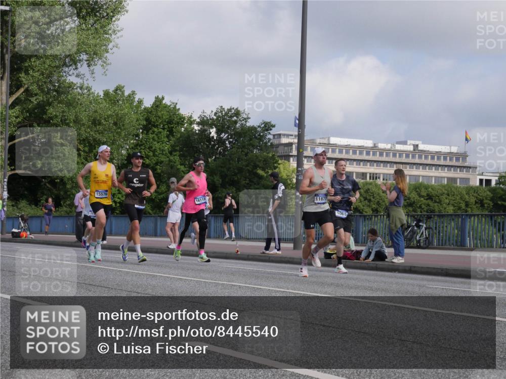 29.06.2025 - hella hamburg halbmarathon Luisa Fischer http://msf.ph/oto/8445540 29.06.2025 09:46:44 Kennedybrücke 28, 15576, 16118, 11877, 1065, 1065, 2879, 3075, 3845, 3968, 4678, 7349 meine-sportfotos.de